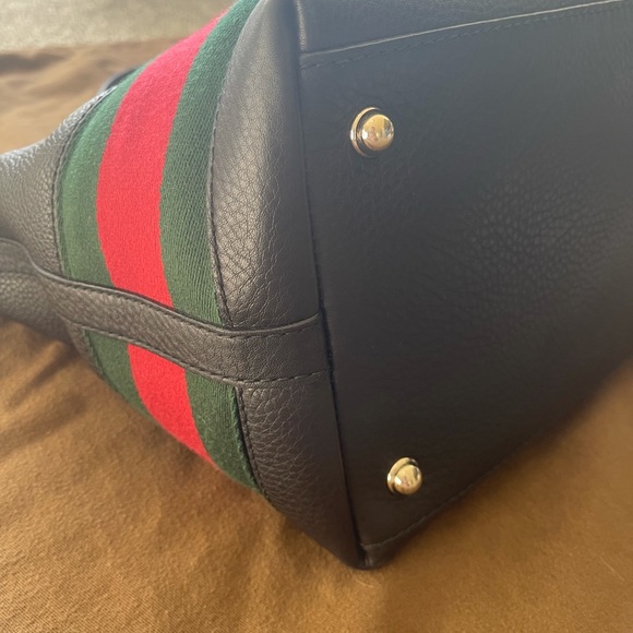 AUTHENTIC Gucci travel bag - Picture 5 of 15